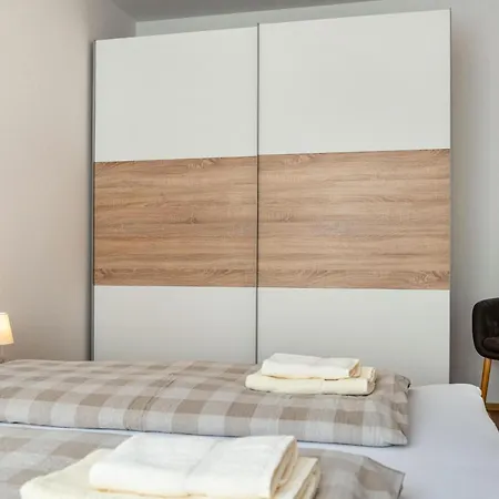 Alex By Interhome Apartman *